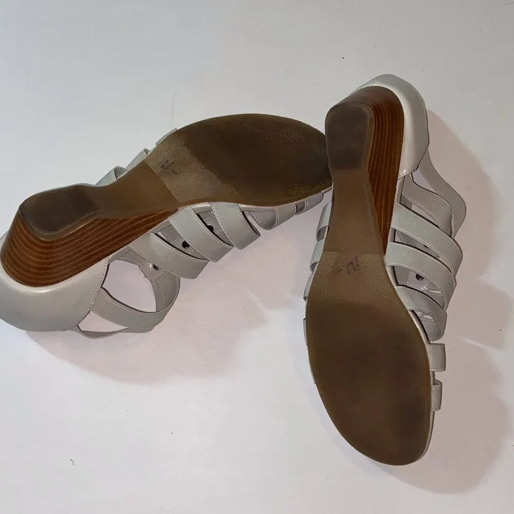 Bella Vita Elegant Light Gray Elastic Strappy Wedge Sandals Size 9.5